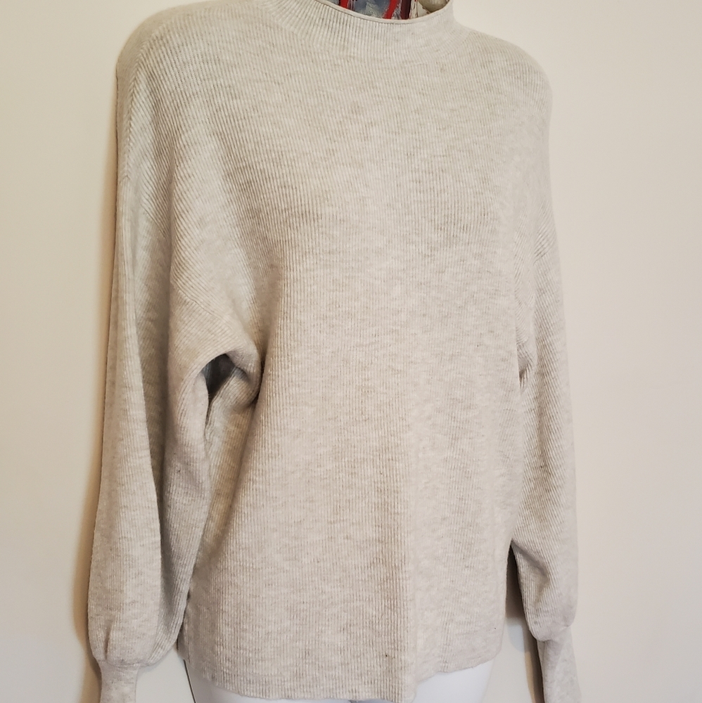 Balloon sleeve ribbed sweater